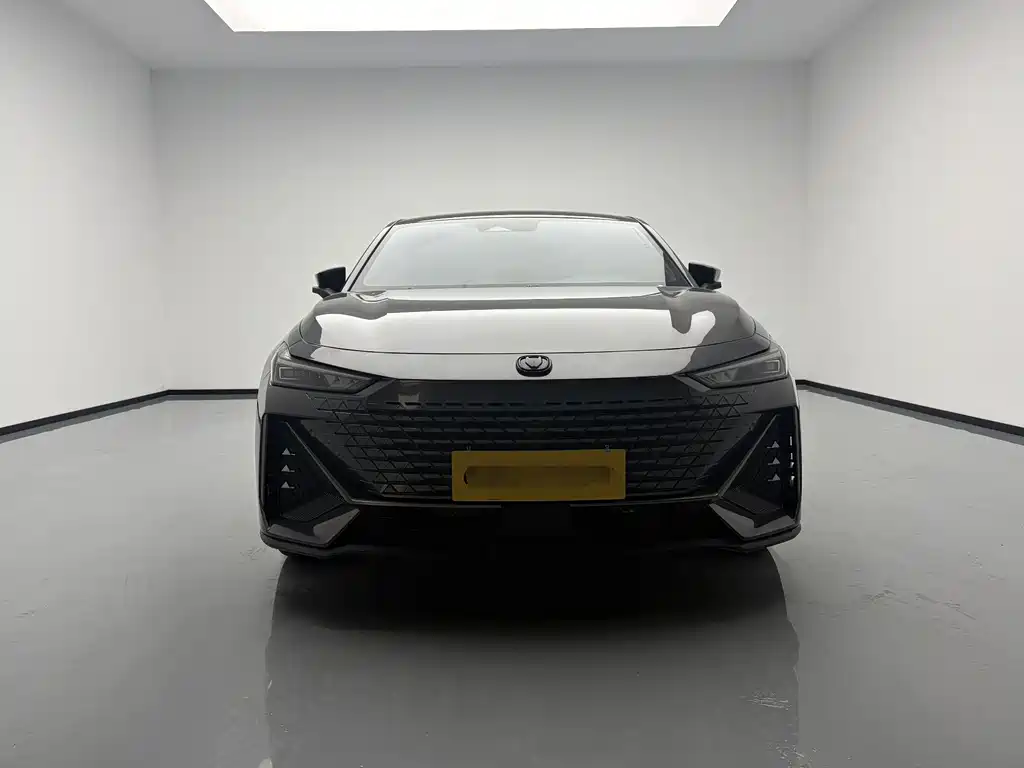 Changan UNI-V 2023 1.5T Luxury