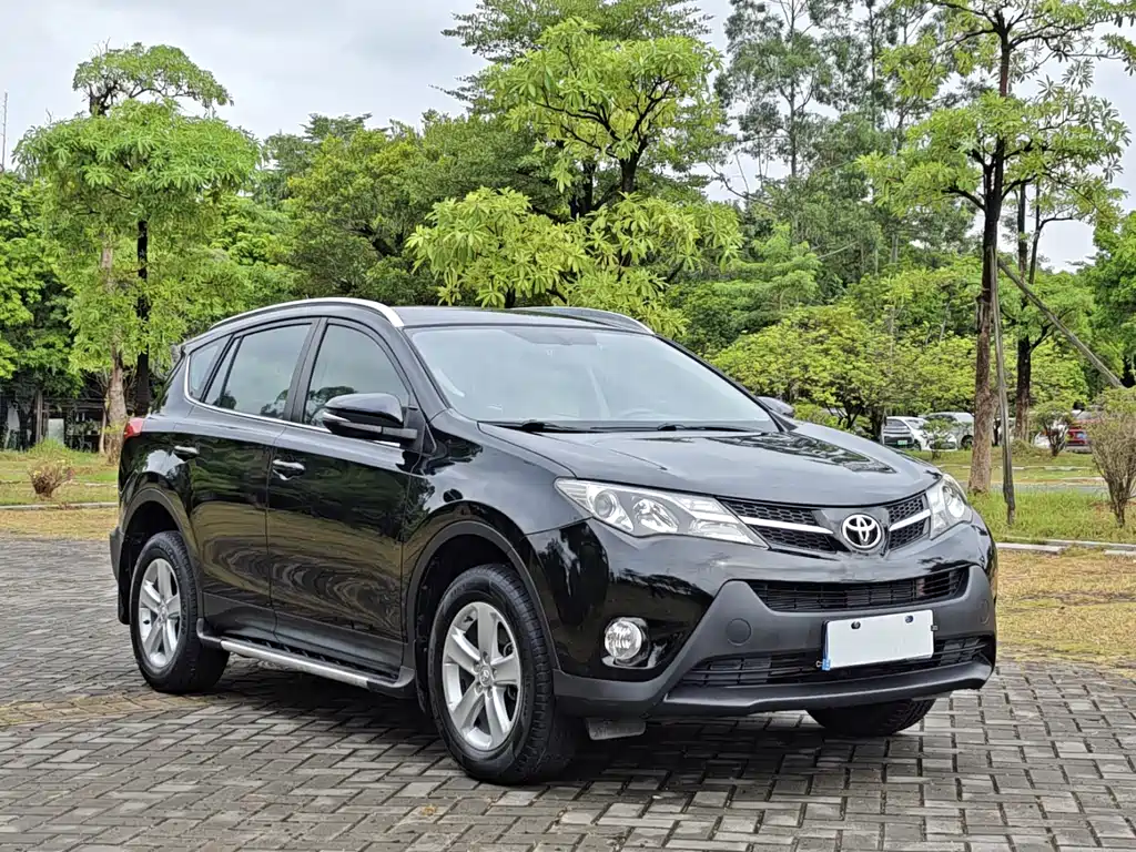 Toyota RAV4 — миниатюра 3