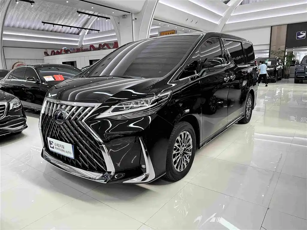 Lexus LM