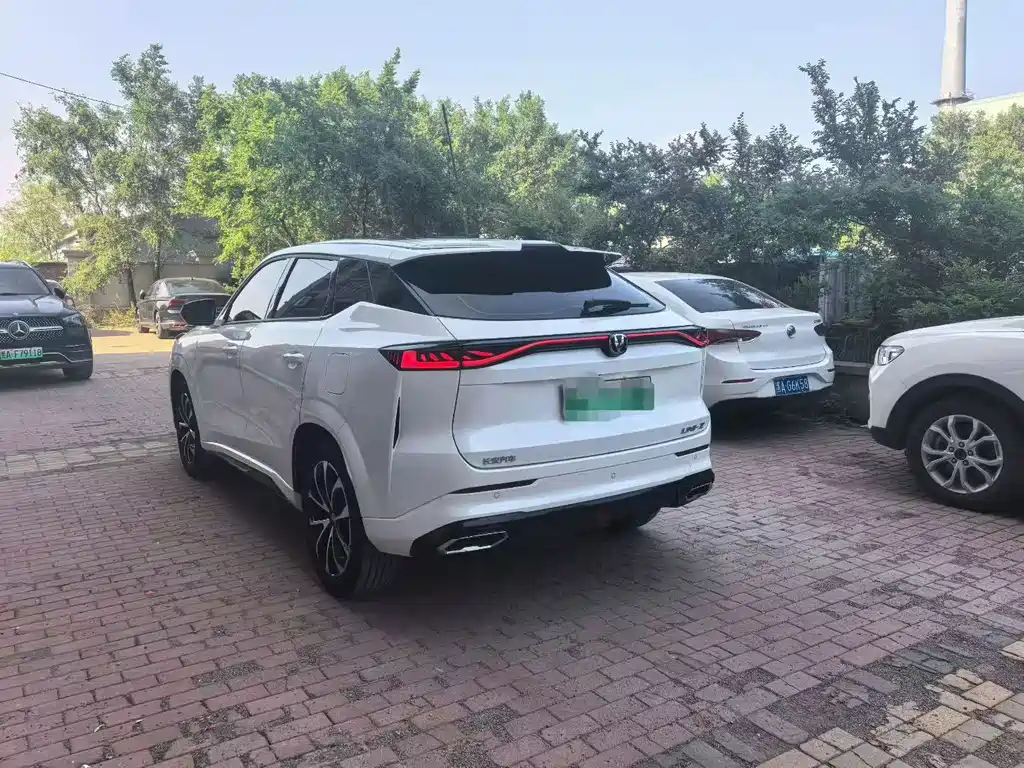 Changan UNI-Z New Energy — миниатюра 9