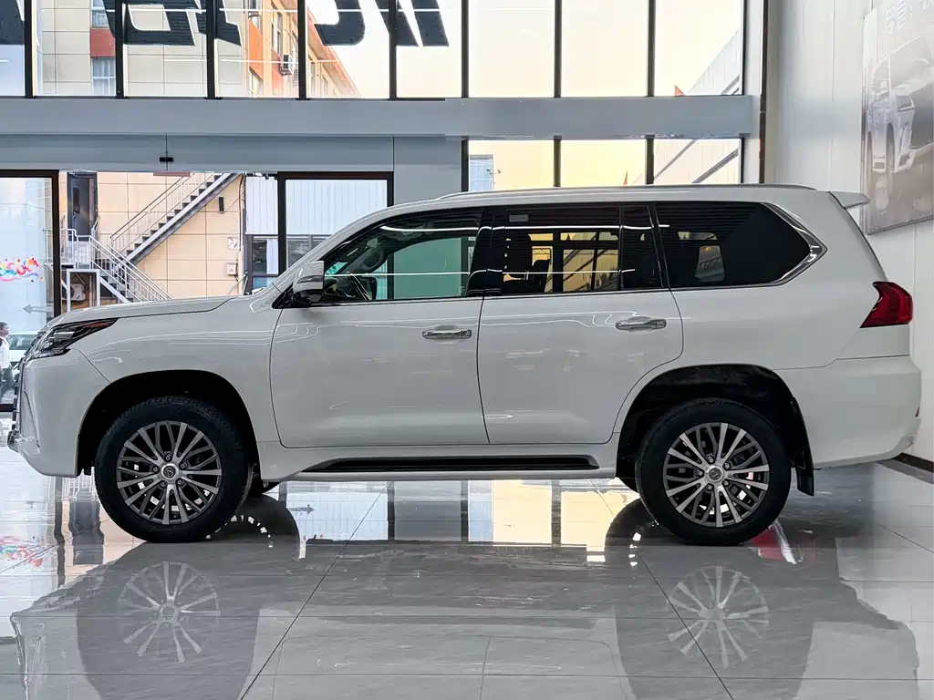Lexus LX 2016 570 Luxury