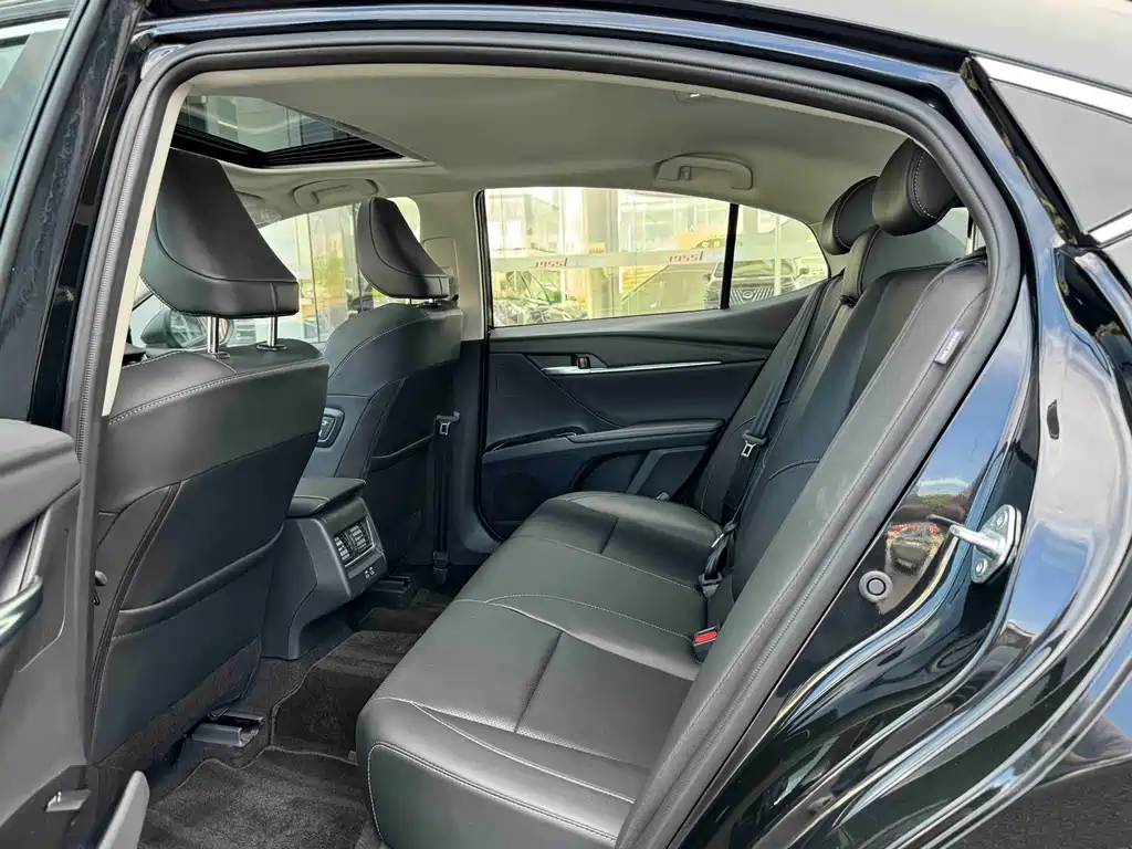 Toyota Camry 2024 2.0GVP Luxury