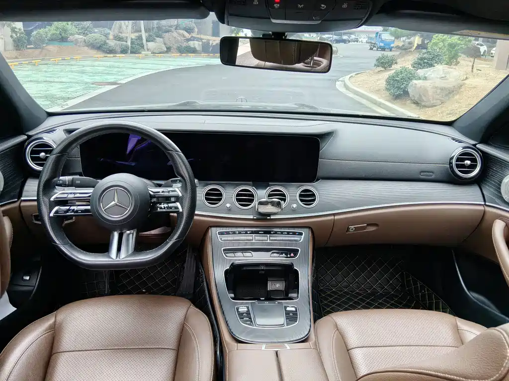 Mercedes-Benz E-Class — миниатюра 4