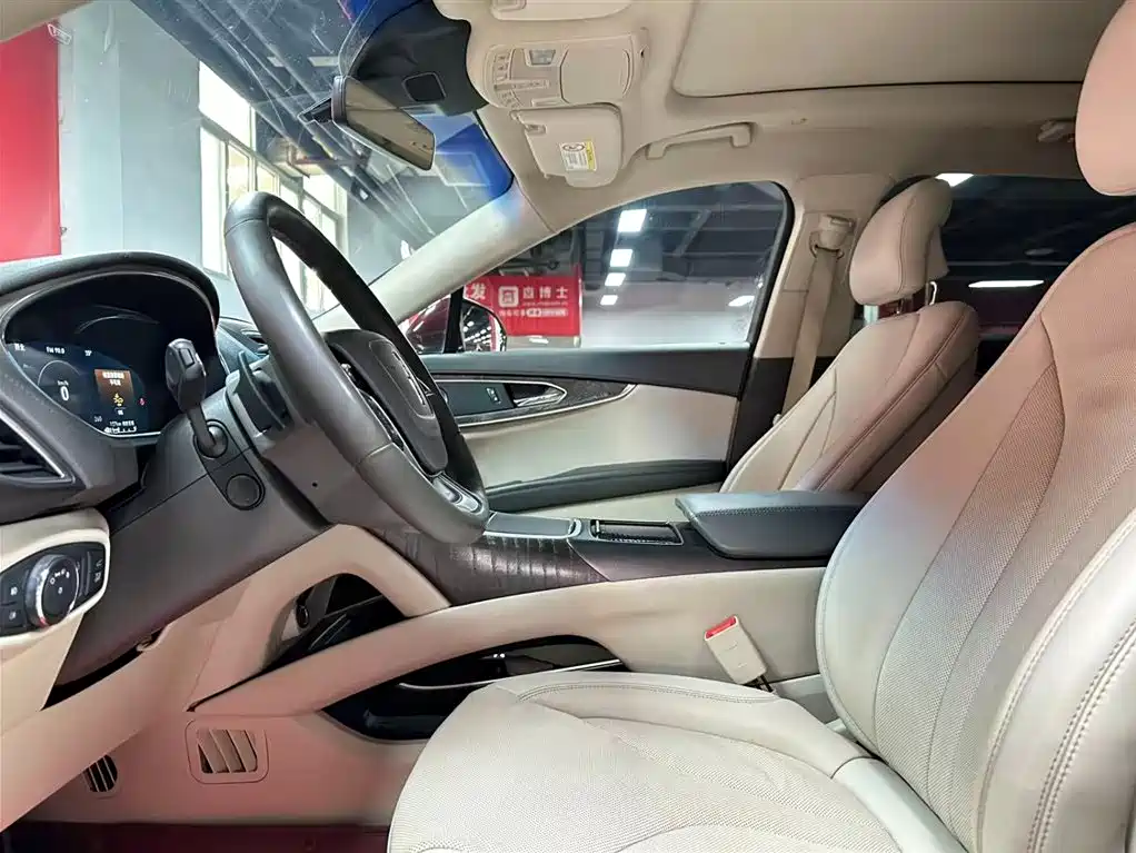 Lincoln Nautilus 2019 2.0T V