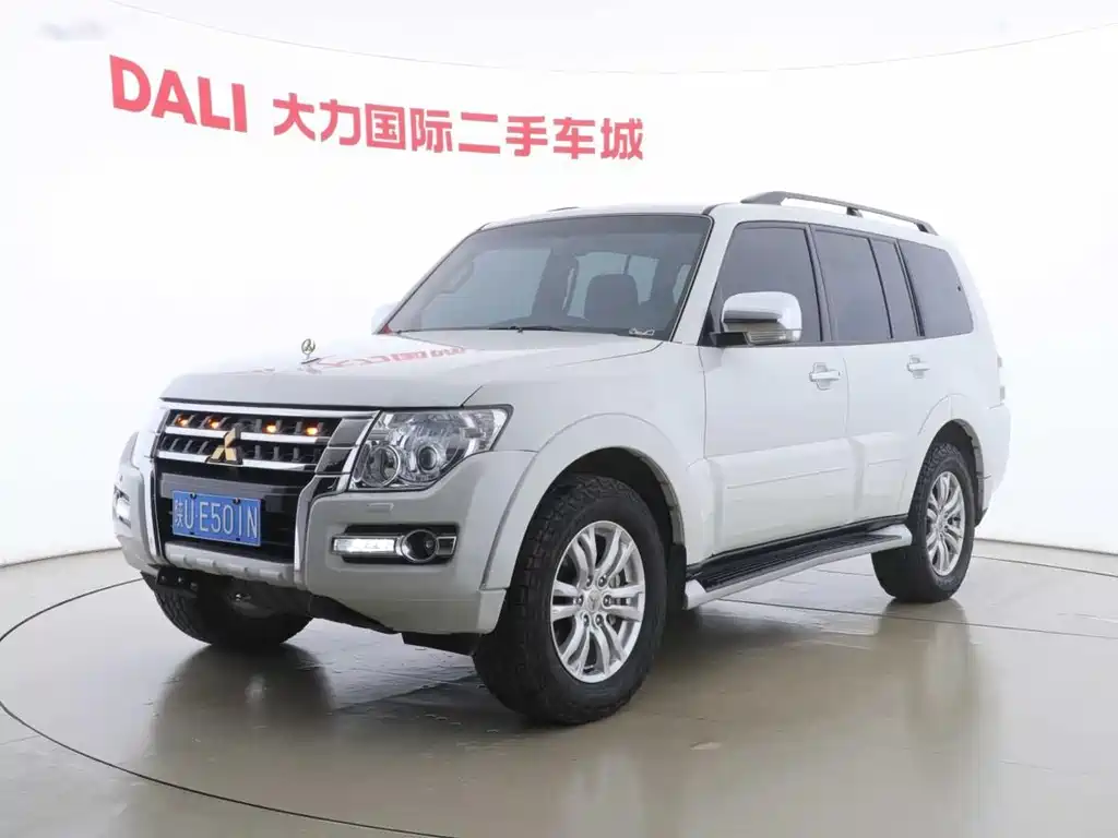 Mitsubishi Pajero (Import) 2018