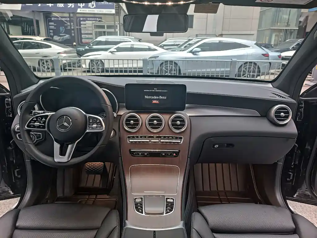 Mercedes-Benz GLC 2021 GLC 300 L 4MATIC