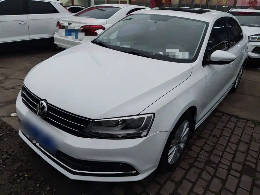 Volkswagen Sagitar 2016