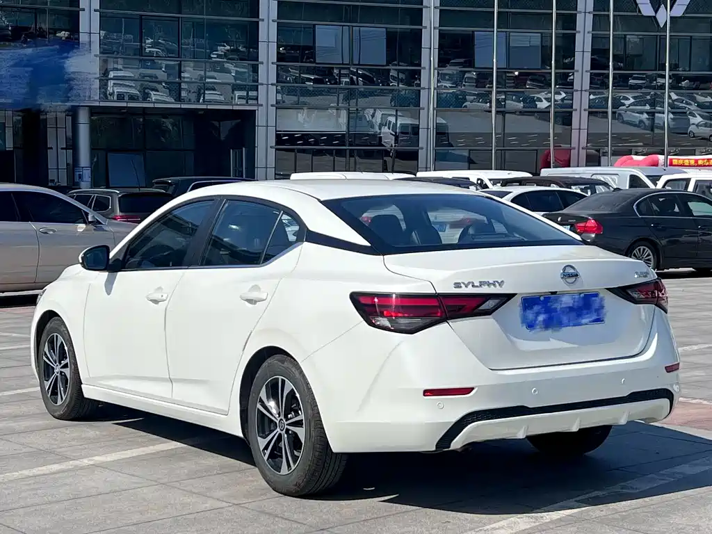 Nissan Sylphy — миниатюра 4