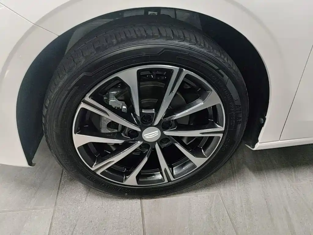 Geely Emgrand — миниатюра 23