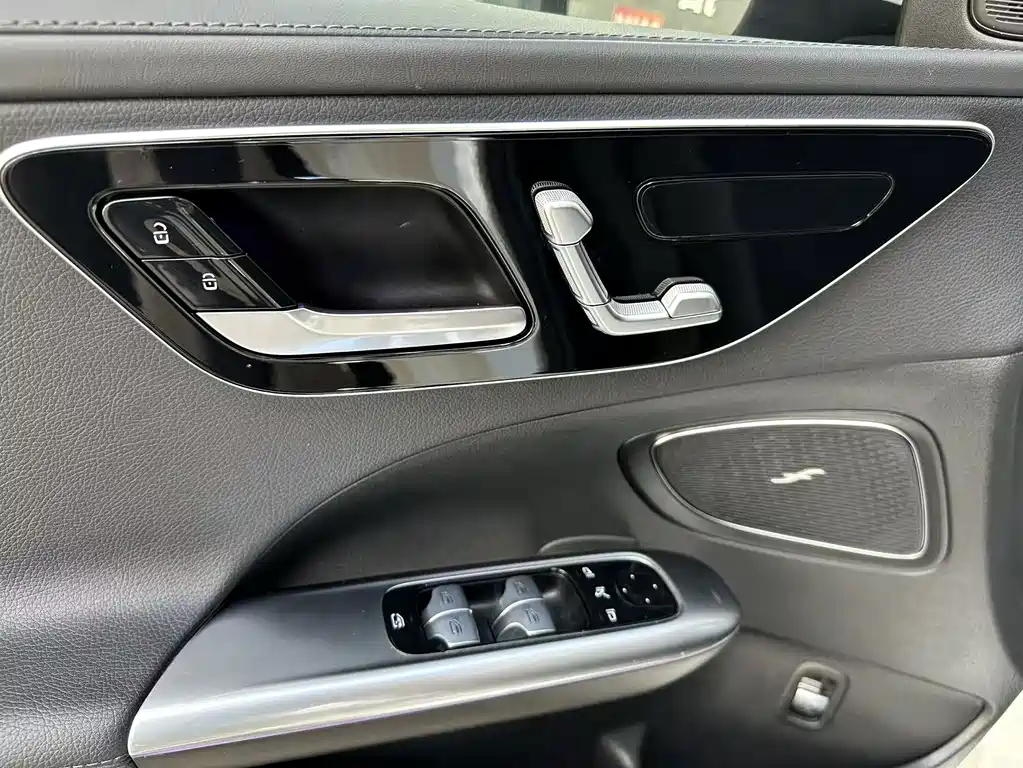 Mercedes-Benz C-Class — миниатюра 22