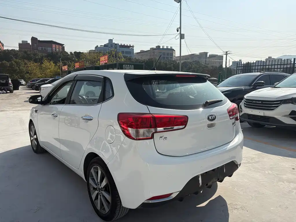 KIA K2