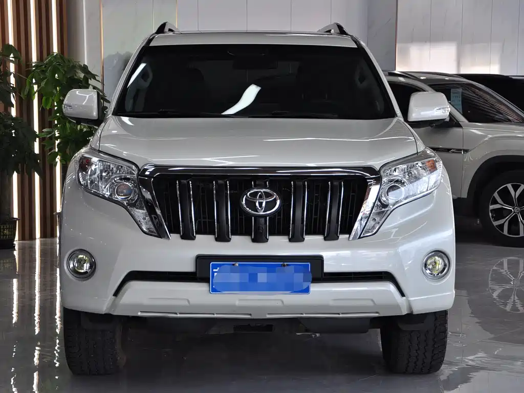 Toyota Land Cruiser Prado 2015 2.7L AT Standard