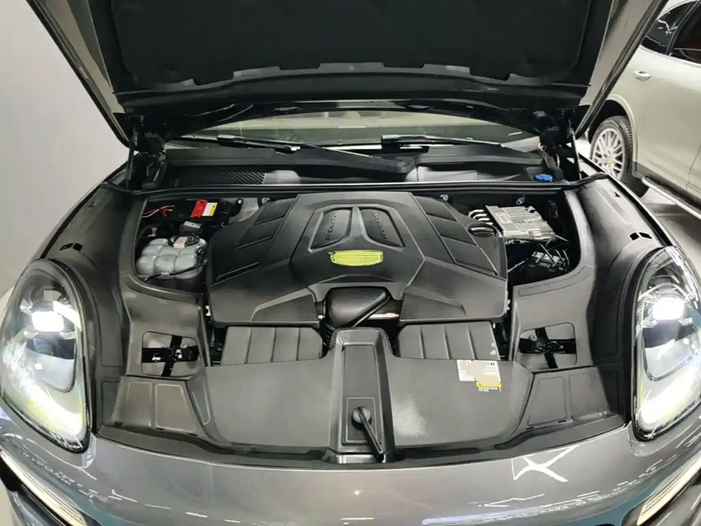 Porsche Cayenne — миниатюра 20