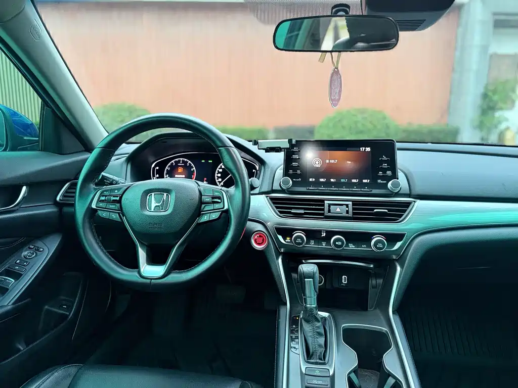 Honda Accord — миниатюра 9