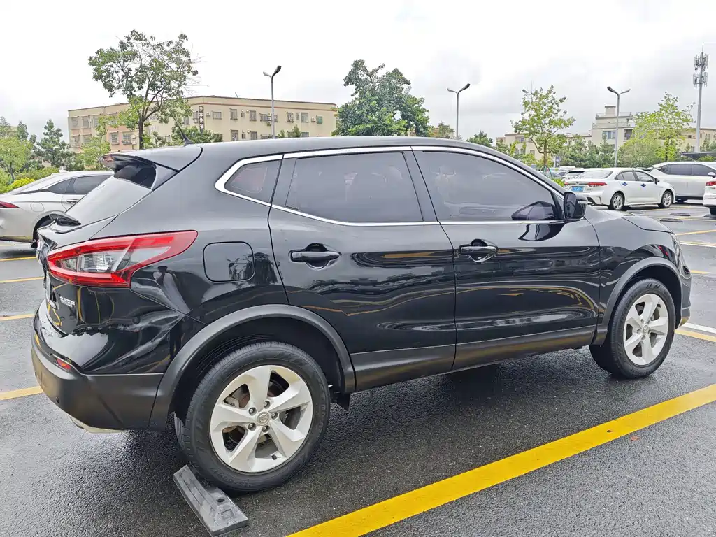 Nissan Qashqai — миниатюра 24