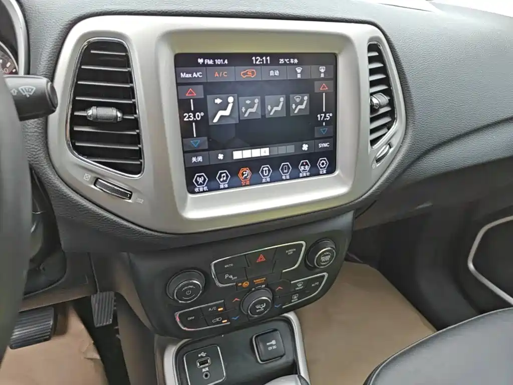 Jeep Compass — миниатюра 13