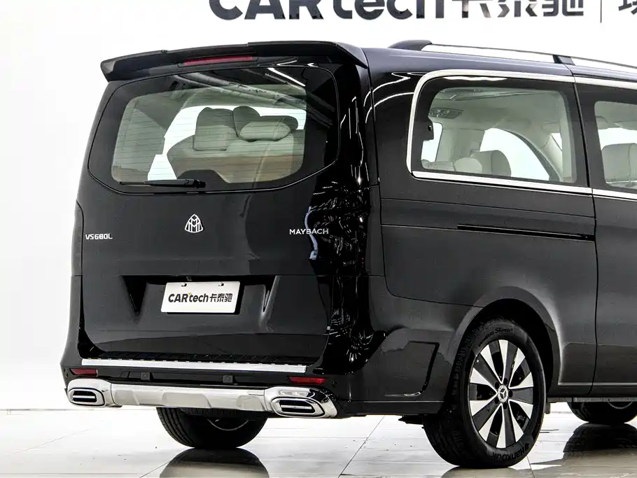 Mercedes-Benz Vito 2023 2.0T Elite 7 мест