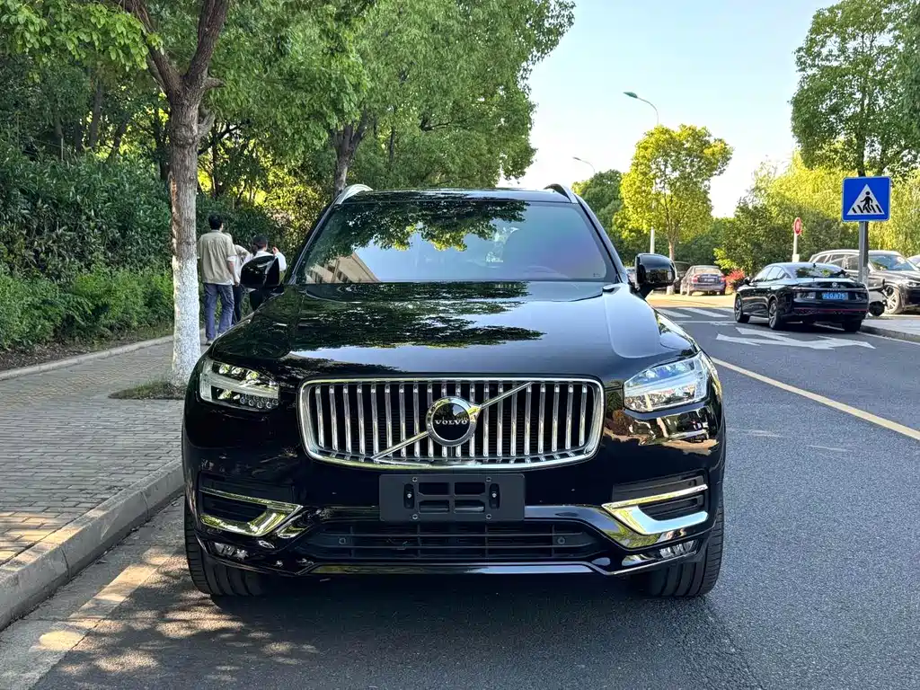 Volvo XC90 2021 B6 Luxury 7 мест