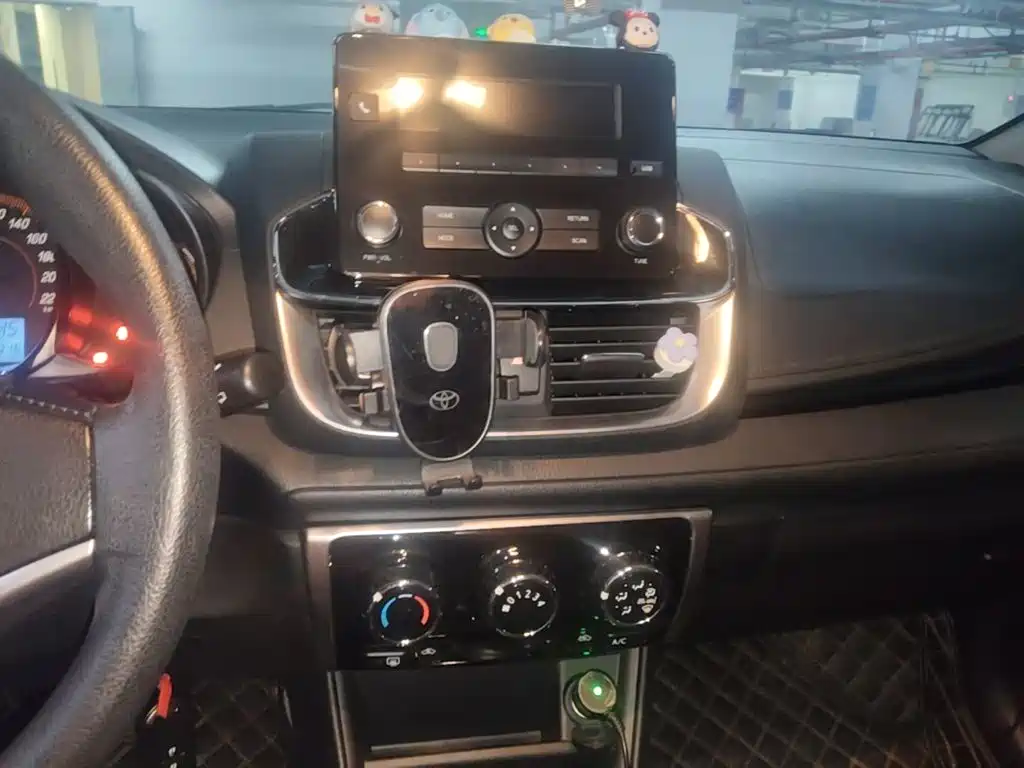 Toyota Yaris L — миниатюра 18
