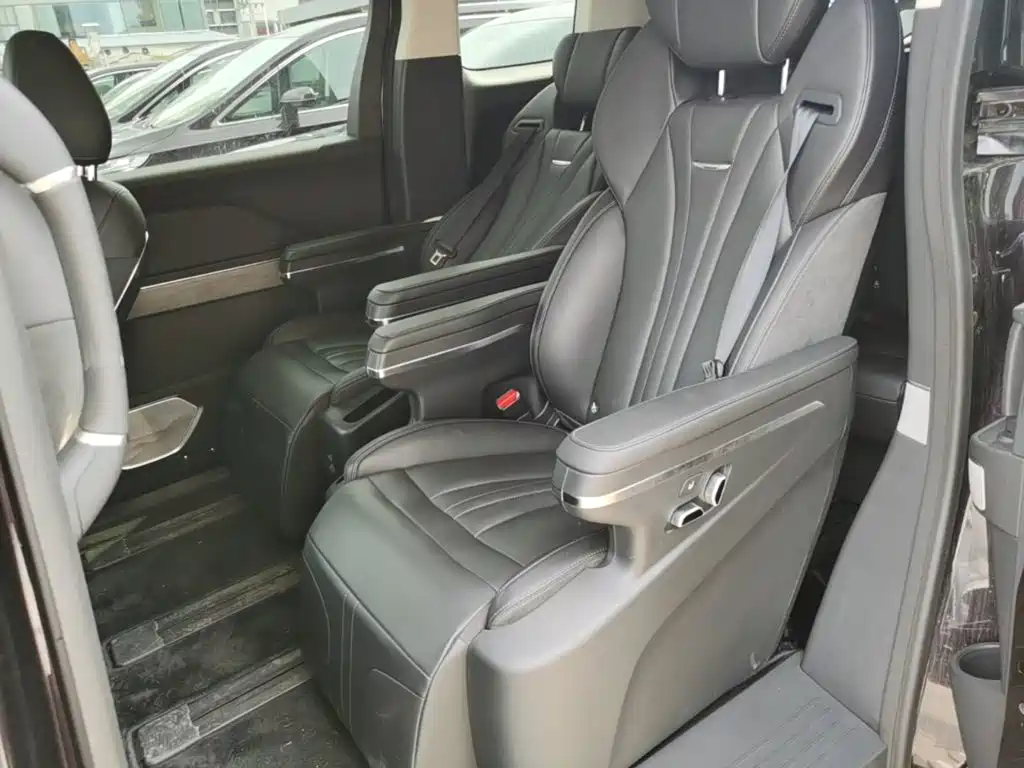 Hongqi Hongqi HQ9 PHEV — миниатюра 17