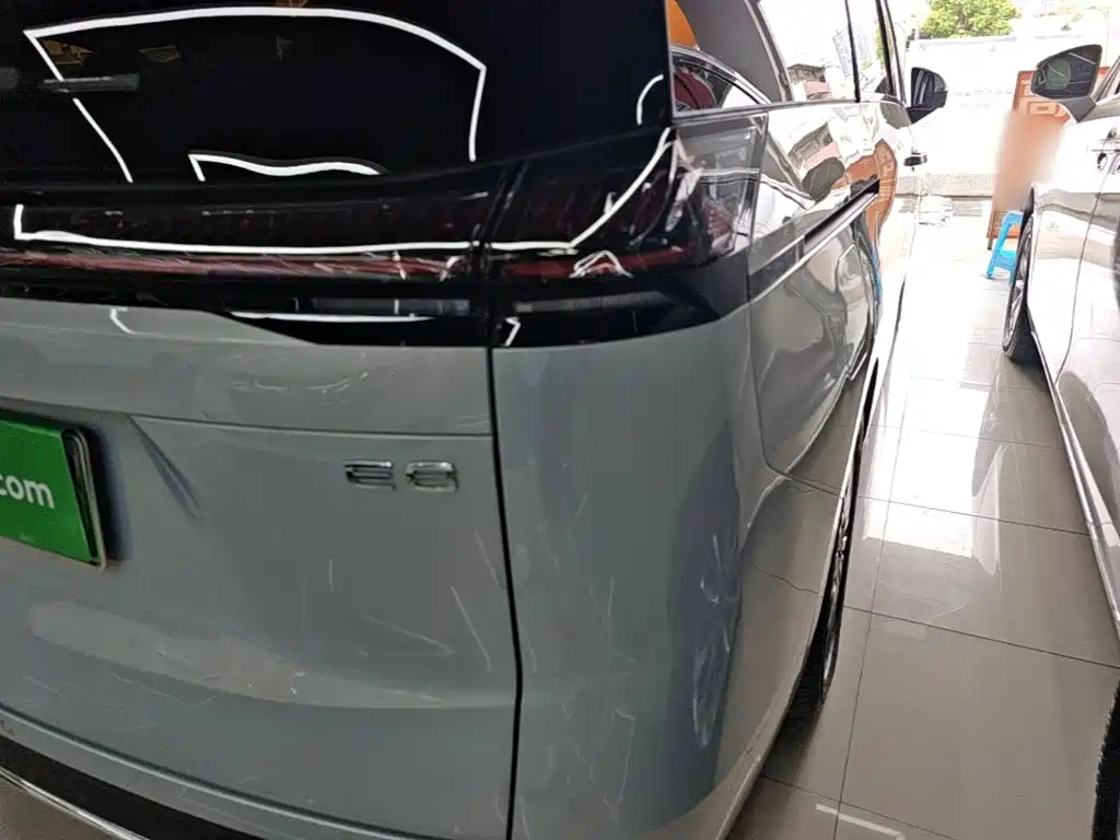 GAC Motor Trumpchi E8 PHEV — миниатюра 8
