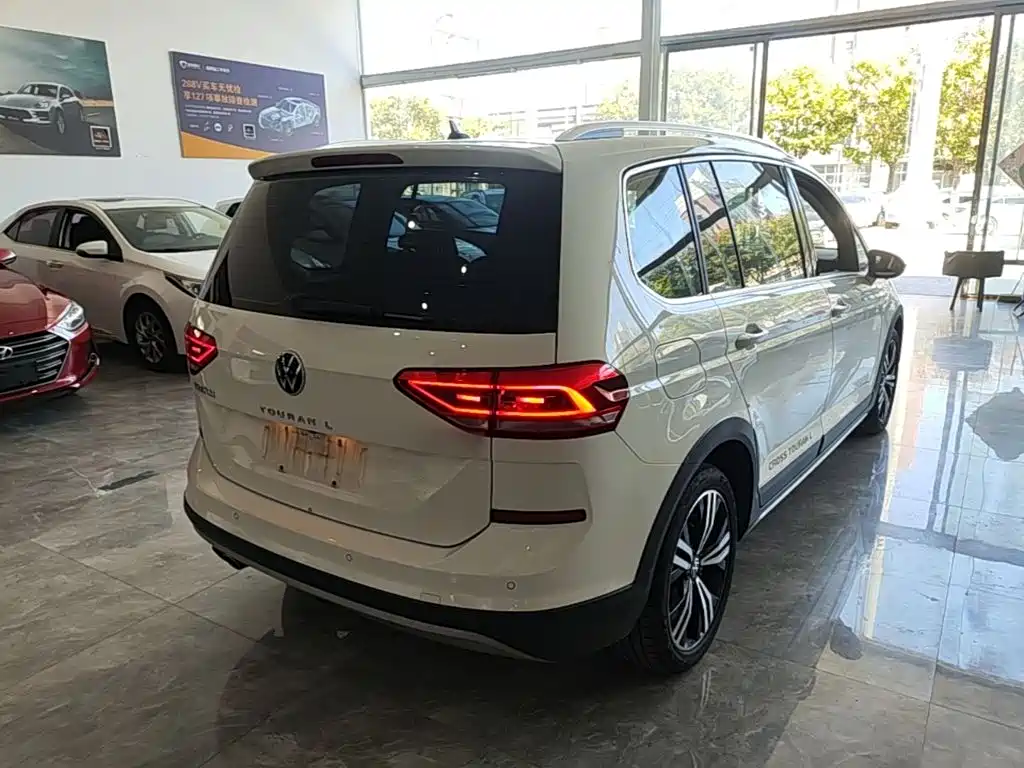 Volkswagen Touran — миниатюра 7