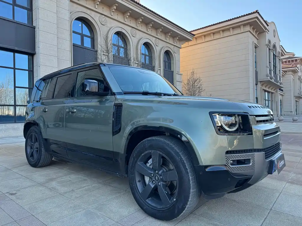 LAND ROVER DEFENDER