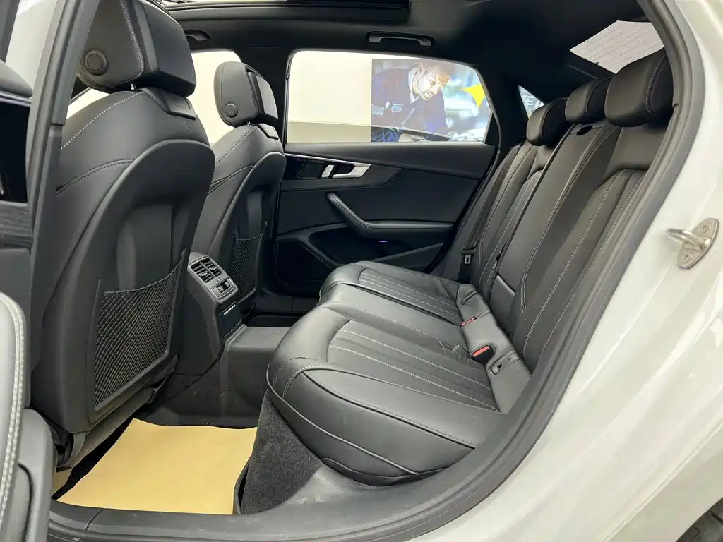 Audi A4L — миниатюра 31
