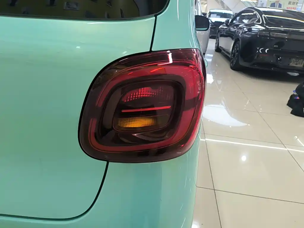 Wuling MINIEV — миниатюра 8