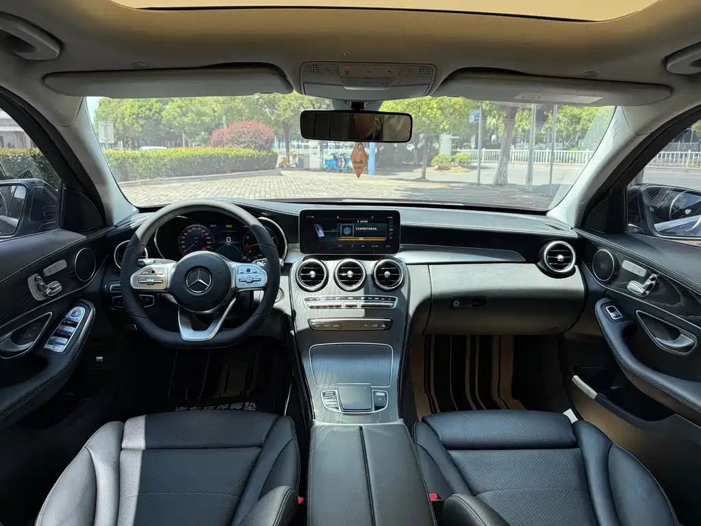 Mercedes-Benz C-Class — миниатюра 8
