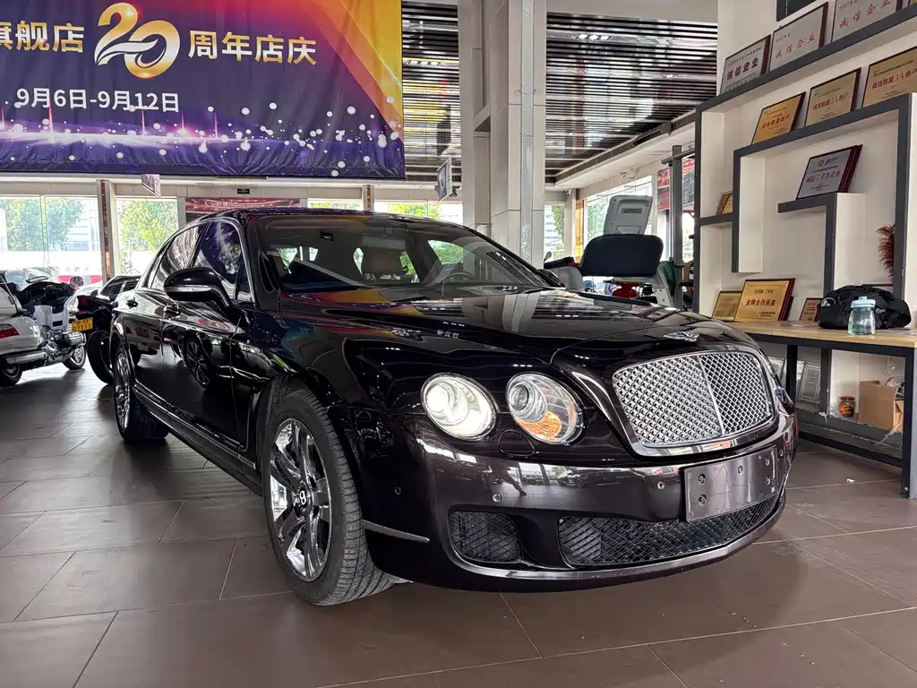 Bentley Flying Spur 2010 6.0T мест