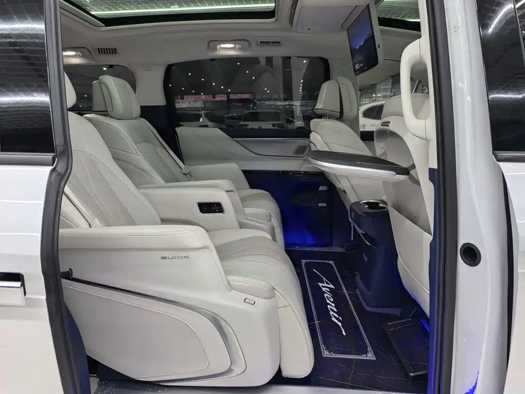 BUICK GL8 NEW ENERGY