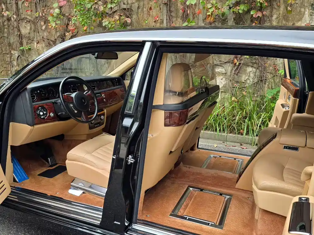 Rolls-Royce Phantom — миниатюра 14