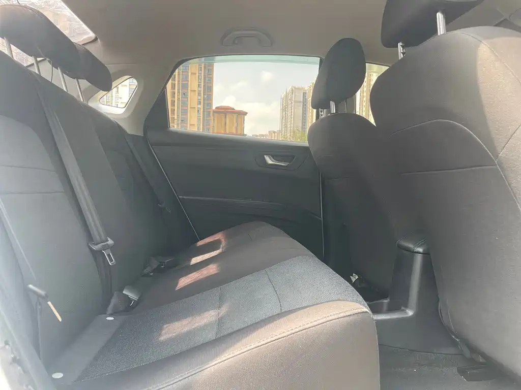 Bestune B30EV — миниатюра 14
