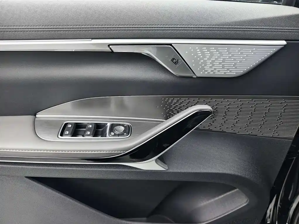 SAIC MAXUS EVERYONE 7