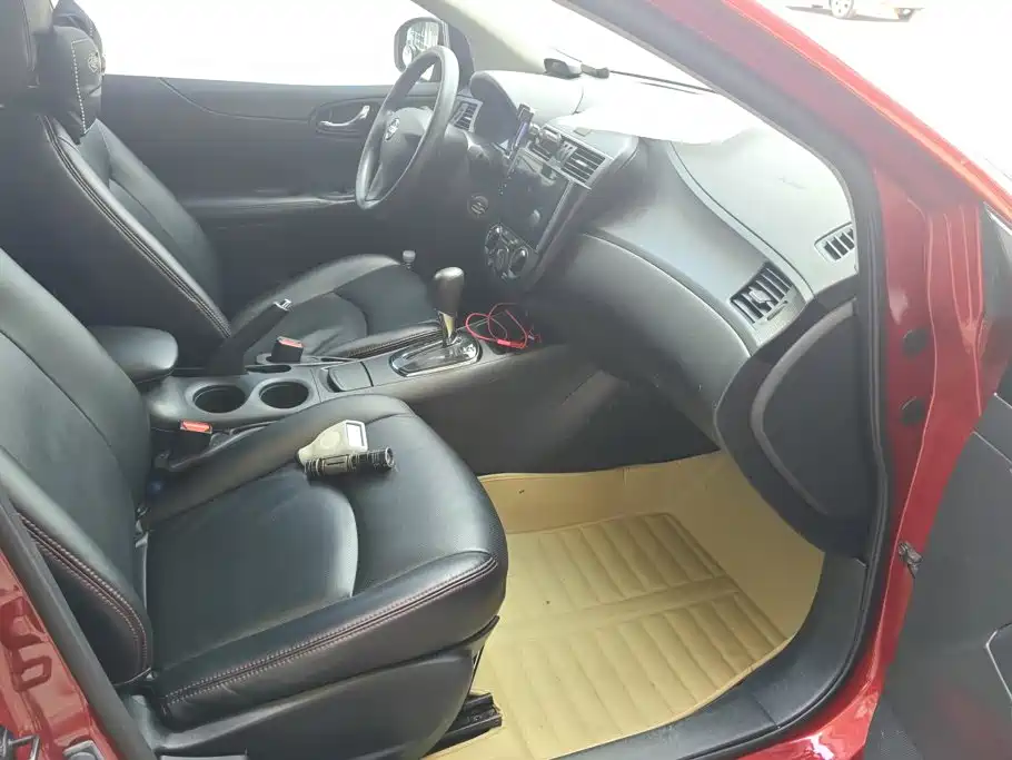 Nissan Tiida — миниатюра 6
