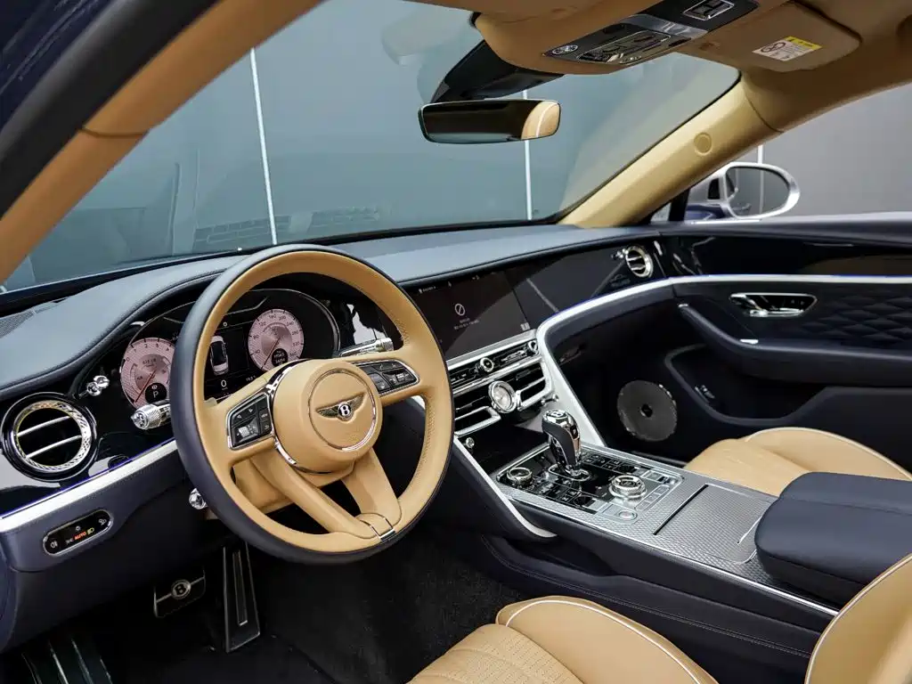 Bentley Flying Spur PHEV — миниатюра 8