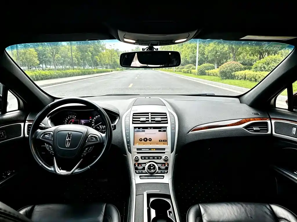 Lincoln MKZ — миниатюра 4