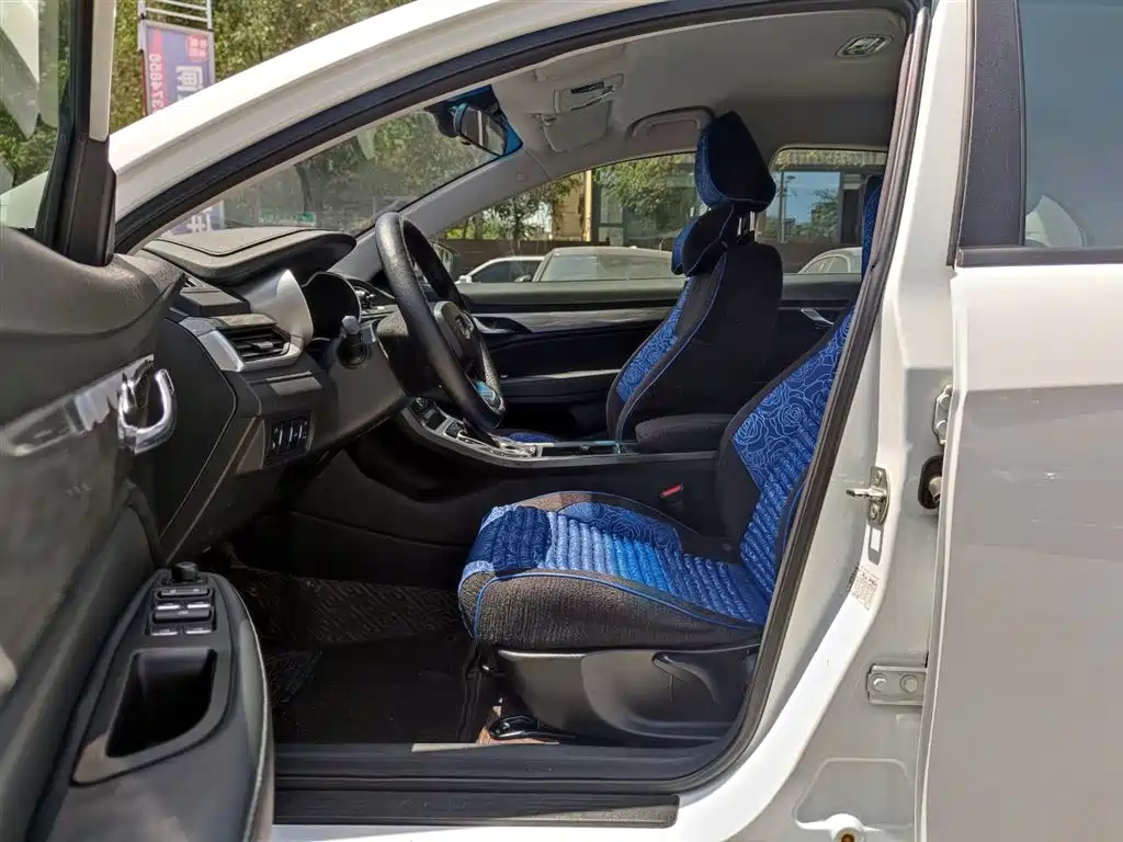 Geely Emgrand 2019 1.5L CVT Luxury VI