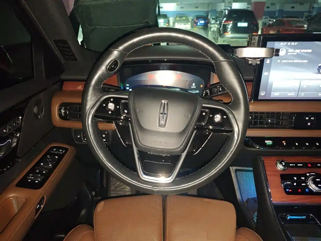 Lincoln Aviator — миниатюра 11