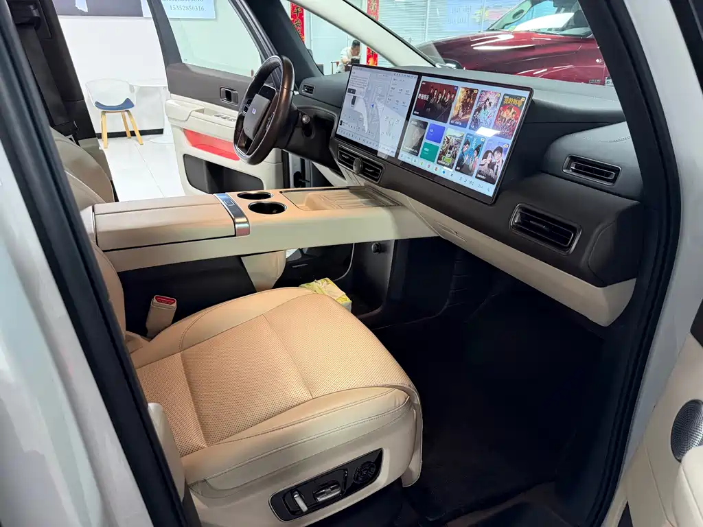 Li Auto MEGA 2024 Ultra