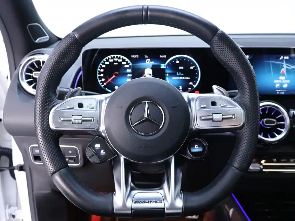 Mercedes-Benz GLB AMG — миниатюра 16