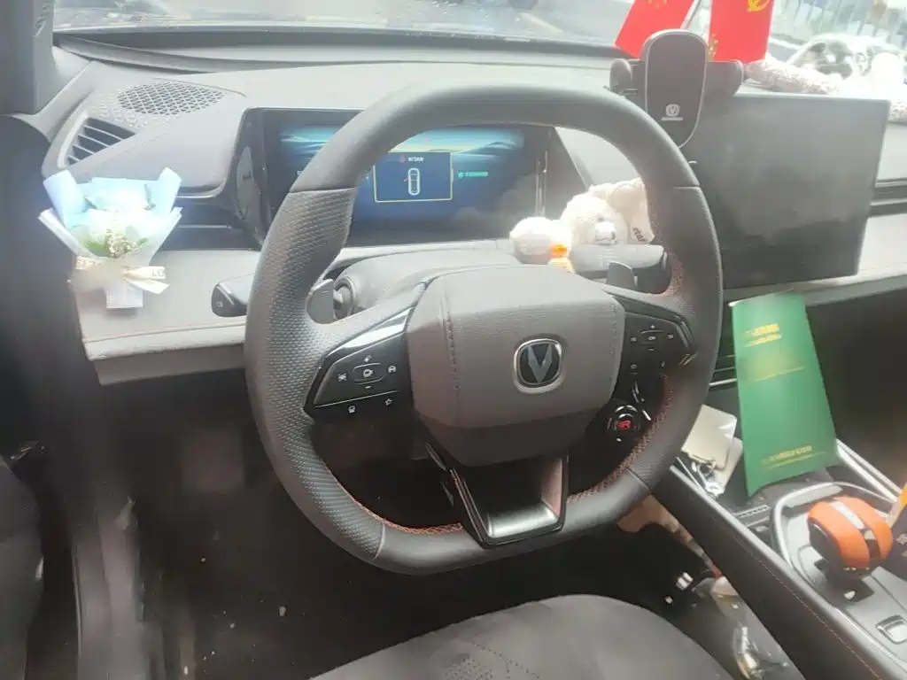 Changan UNI-V 2025 2.0T