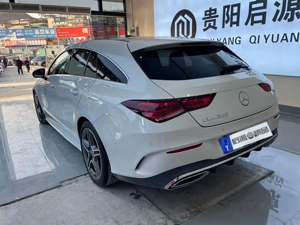 MERCEDES-BENZ CLA