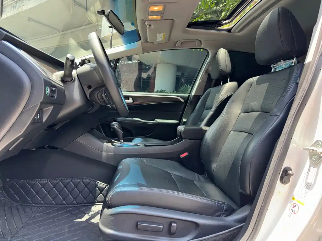 Honda Jade 1.8L CVT Luxury Premium Edition 5 seats, фото 14
