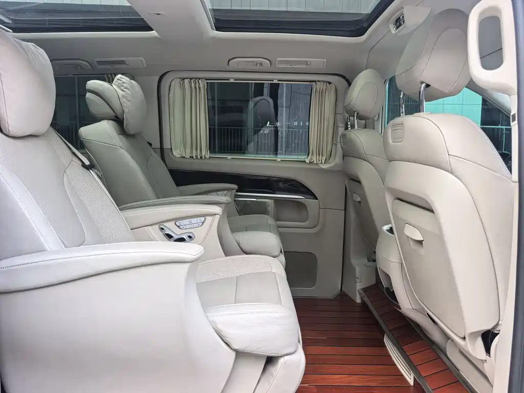 Mercedes-Benz V-Class V 2018 V 260 L Luxury Long Wheelbase VI