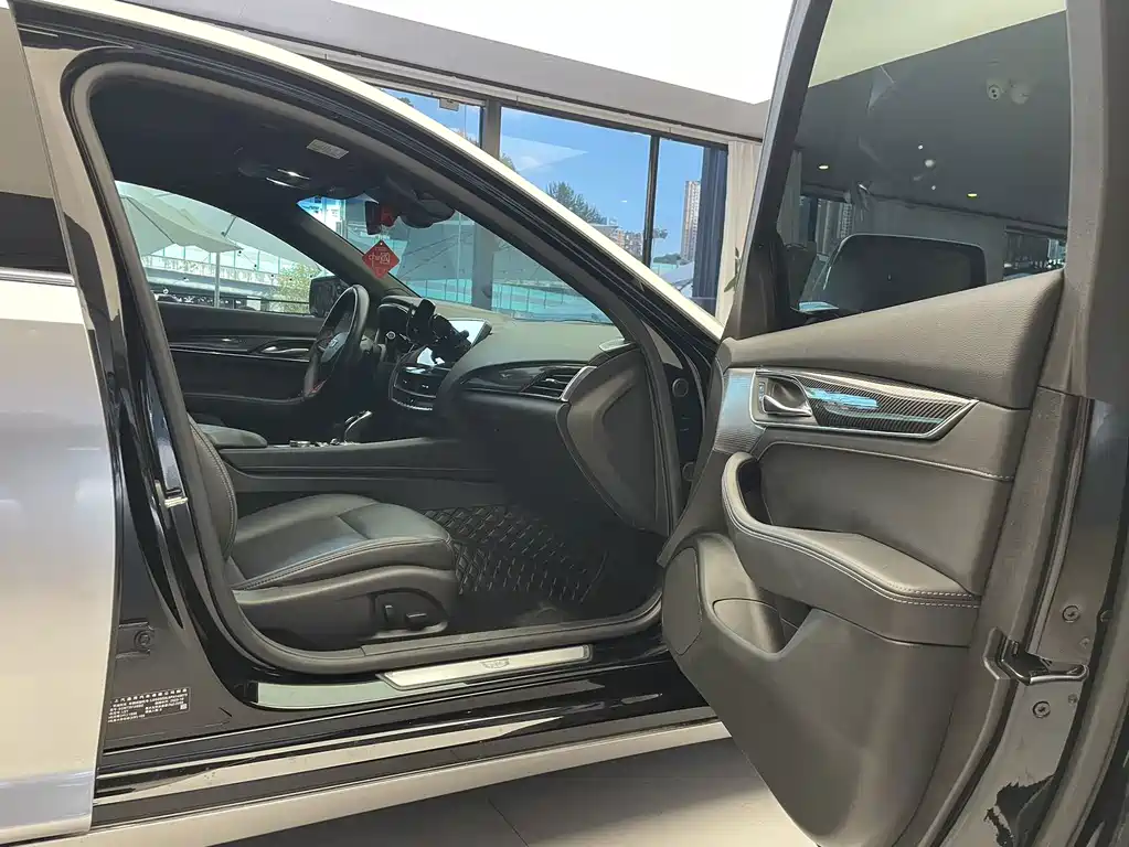 Cadillac CT5 — миниатюра 14