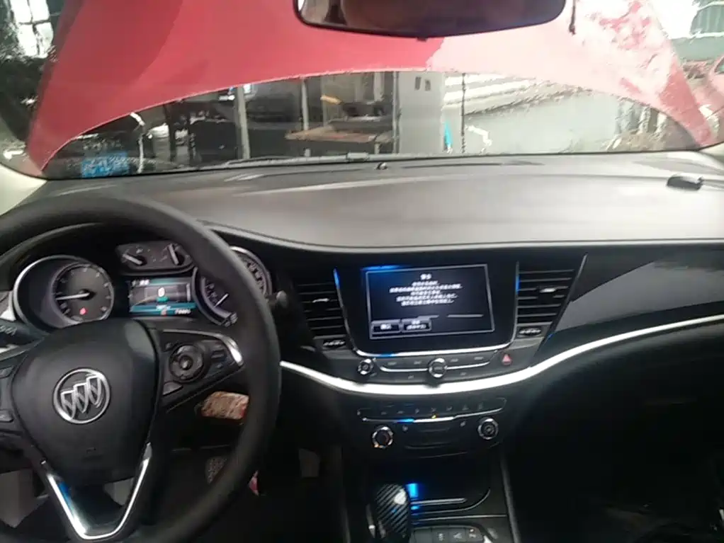 Buick Verano — миниатюра 10