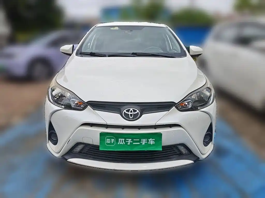 Toyota Yaris L — миниатюра 2