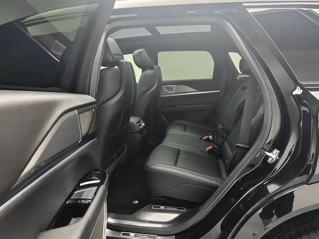 Cadillac XT5 — миниатюра 11
